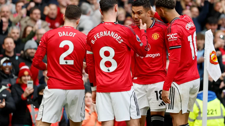 Wayne Rooney Amuunga Mkono Michael Carrick Kuinoa Manchester United