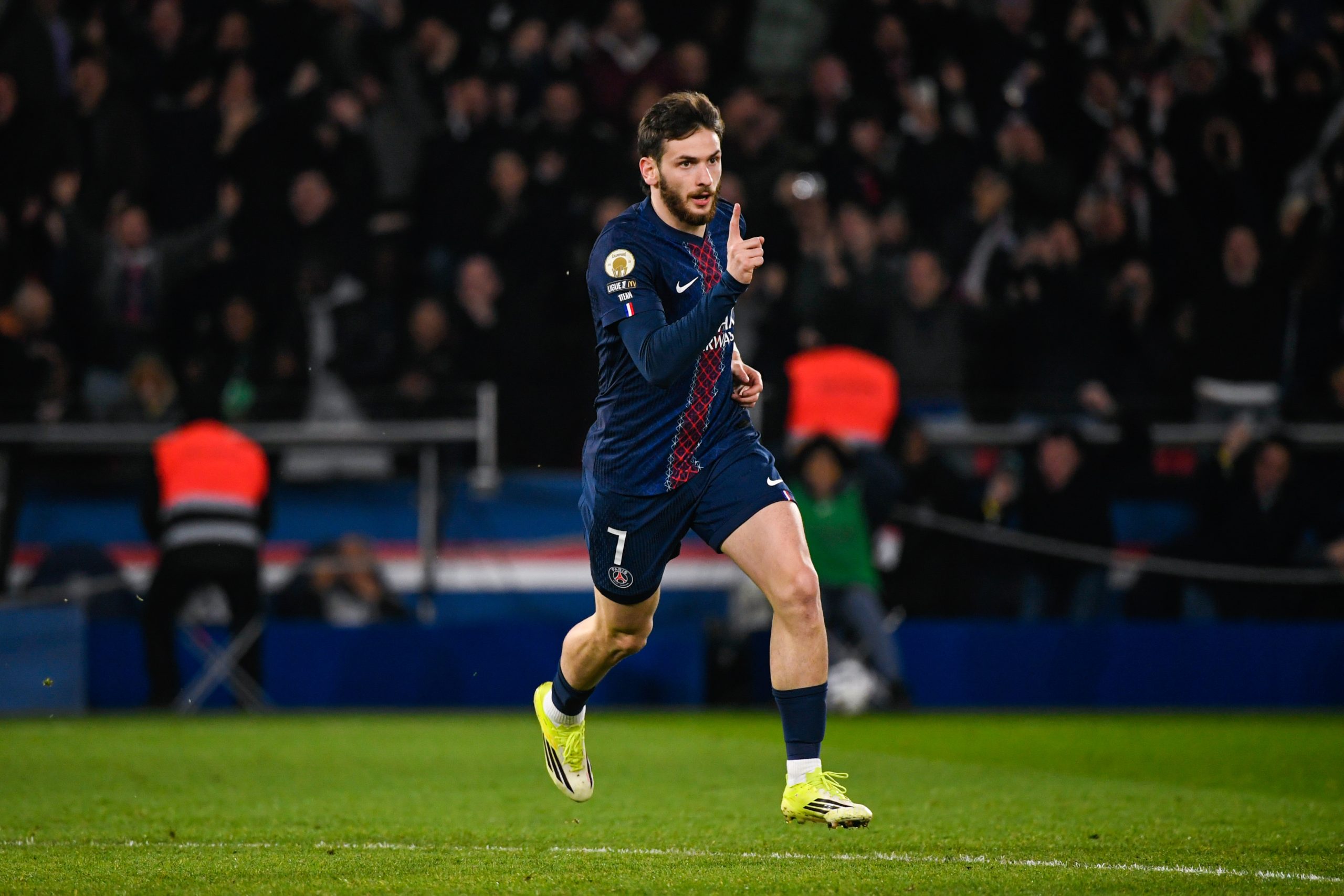 Kvaratskhelia Aweka Wazi Mustakabali Wake Ndani ya PSG