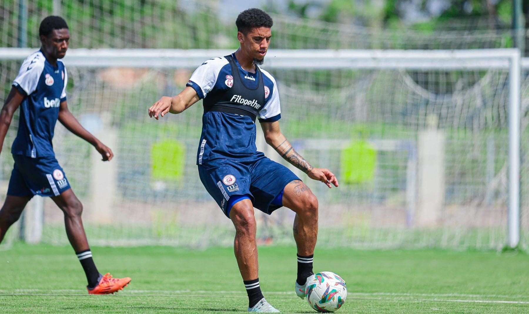 De Reuck Akabidhiwa Dhamana Na Mashabiki Simba