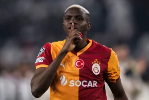 Mashabiki wa Galatasaray Wamfanya Osimhen Kuhisi Upendo wa Mama Yake