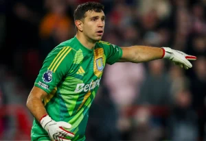 Emiliano Martínez Ametolewa Kama Chaguo, Lakini Spalletti na Comolli Hawakubaliani Kuhusu Kipa Mpya wa Juve.