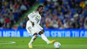 Liverpool Wanawaongoza Chelsea Katika mbio za €50M za Kumsajili Nyota wa Real Camavinga