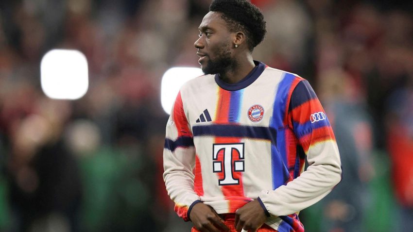 Manchester United Wanamlenga Alphonso Davies Katika Dirisha Kubwa la Usajili