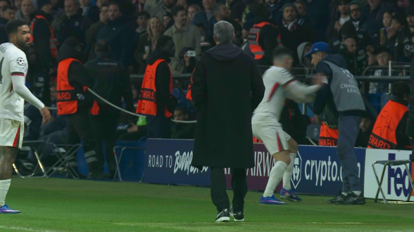 Pedro Neto Aomba Msamaha Baada ya Kumsukuma Ball Boy