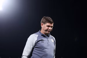 Steven Gerrard Anasubiri kwa Hamu Kuinoa Liver Endapo Arne Slot Akifutwa Kazi