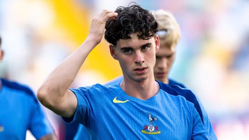 Bayern Munich na Dortmund Wanaendelea Kumfuatilia Kiungo wa Spur, Archie Gray.