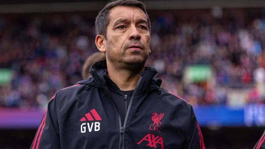 Feyenoord Wamlenga Van Bronckhorst Kuwa Mkurugenzi wa Ufundi