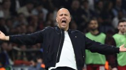 Slot Asema Anaungwa Mkono Licha ya Vipigo