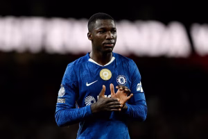 Chelsea Wanatarajiwa Kumpa Kiungo Moises Caicedo Mkataba Mpya