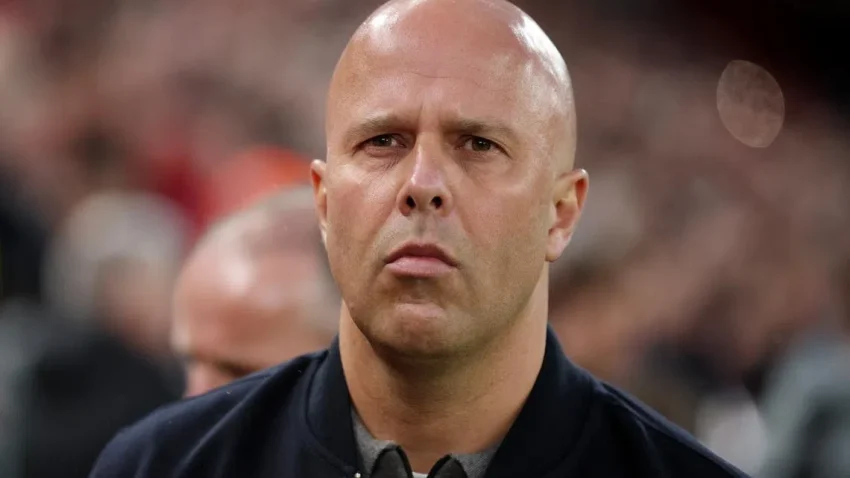 Arne Slot Aingia Kwenye Presha Kubwa Baada ya Liverpool Kuchapwa Vibaya na Paris Saint-Germain