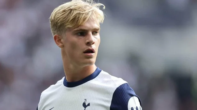 Arsenal na Chelsea Wanamfuatilia Nyota wa Tottenham Lucas Bergvall