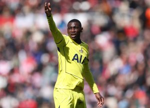 Liverpool Wanamfikiria Kumsajili, Randal Kolo Muani ili Achukua Nafasi ya Hugo Ekitike Aliyeumia.