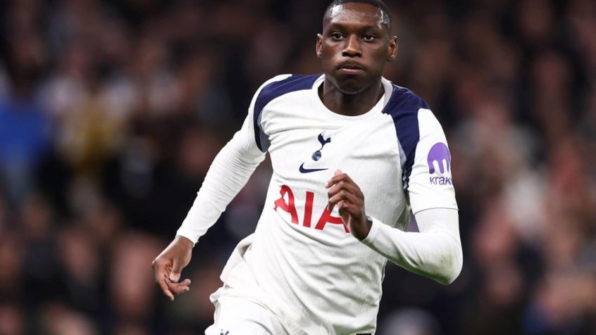 Liverpool Wanamfikiria Kumsajili, Randal Kolo Muani ili Achukua Nafasi ya Hugo Ekitike Aliyeumia.