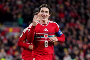 Roberto De Zerbi Anamnyatia Harry Wilson Kama Usajili Wake wa Kwanza Ndani ya Spurs.