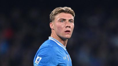 Ryan Giggs Anaunga Mkono Man United Kumrudisha Højlund Ili Apambane na Benjamin Sesko.