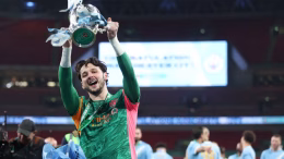 Aston Villa Wanamfuatilia Kipa James Trafford Kama Mbadala wa Emiliano Martínez.