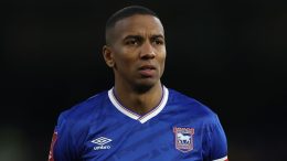 Ashley Young Atangaza Kustafu Soka Mwishoni Mwa Msimu Huu