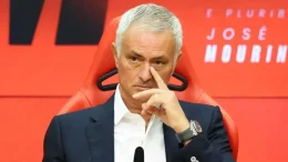 Mourinho Na Ujumbe Mzito Benfica, “Siondoki, Nipo Kwa Ajili ya Mradi”