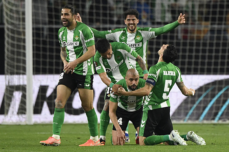 Amrabat Mwanga Waonekana Kubaki Real Betis