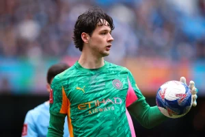 Aston Villa Wanamfuatilia Kipa James Trafford Kama Mbadala wa Emiliano Martínez.