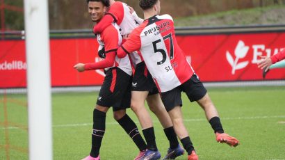 Anis Hadj Moussa Arejea Mazoezini Feyenoord