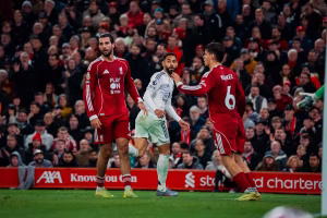 Carrick Aupa Uzito Mchezo wa Man United dhidi ya Liverpool